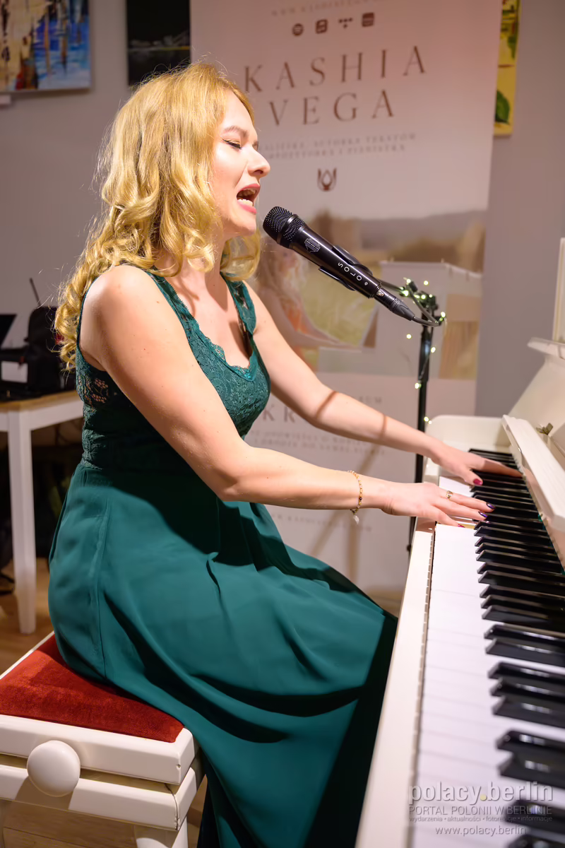 Pełnia sł&oacute;w i dźwięk&oacute;w - Maria Pawlikowska-Jasnorzewska i Kashia Vega - zdjęcie 20